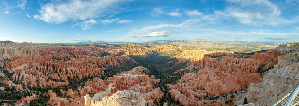 Panographic photo of Bryce Point at Bryce Canyon National Park