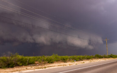 Big wall cloud south of Midland